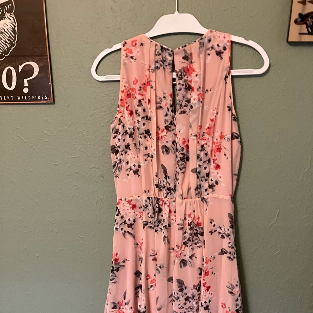 Spring Floral Keyhole Dress - Picture 9 of 11